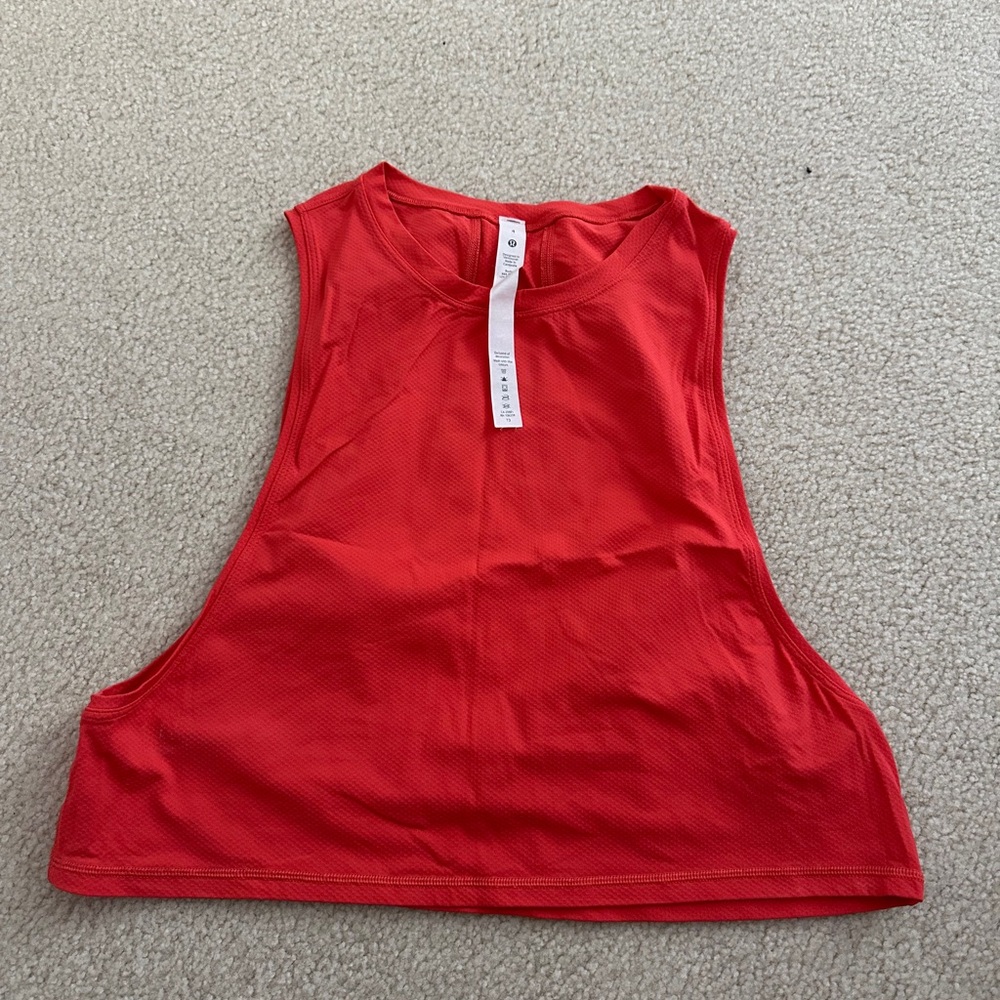 Cropped Lululemon workout muscle tee size 4